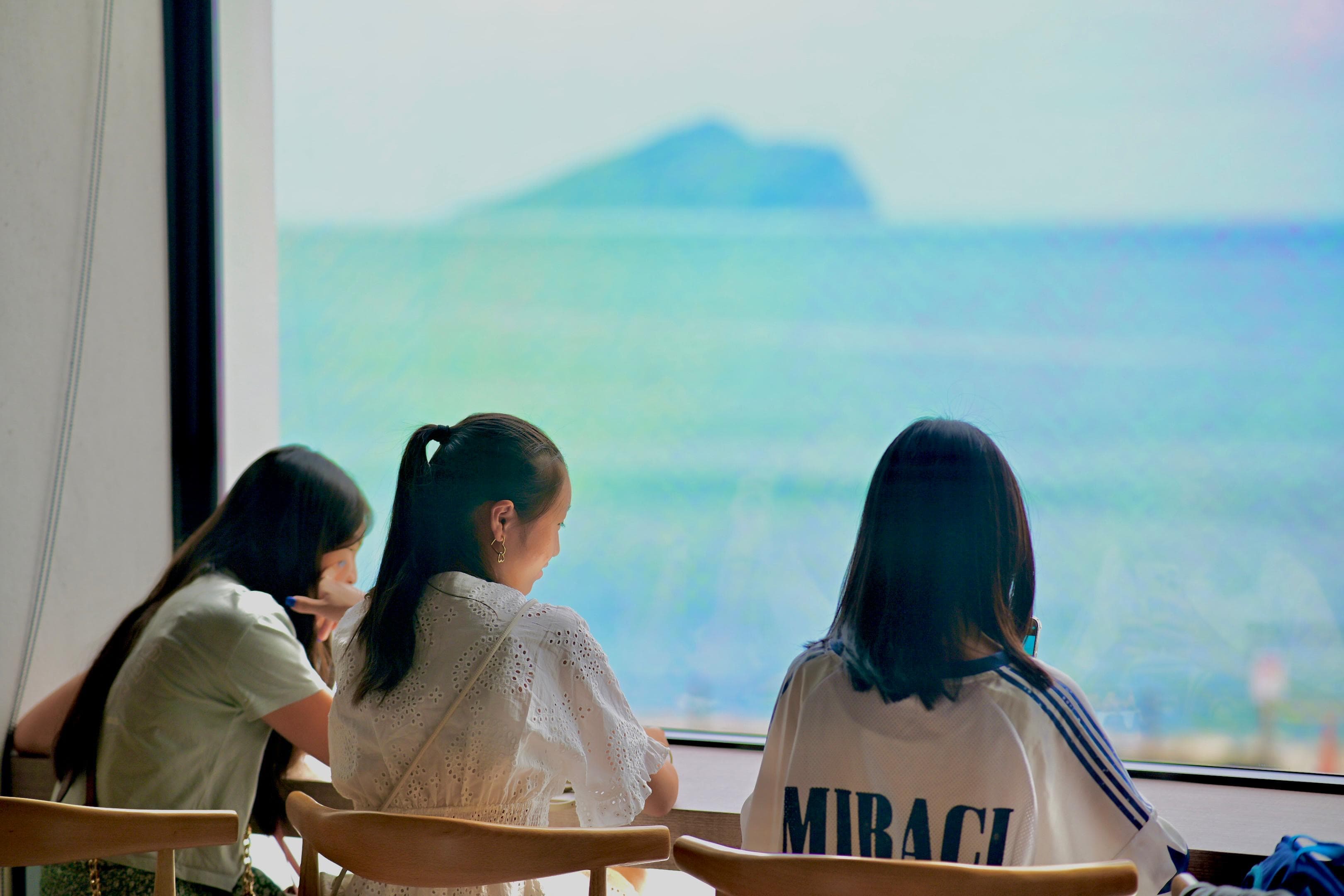 在地特色咖啡廳 · 龜山島海景